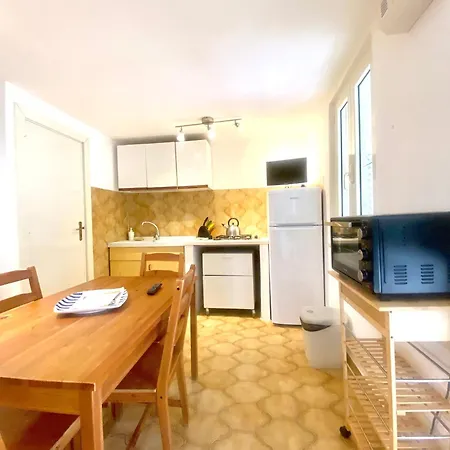 Marhu' Aparthotel 2*