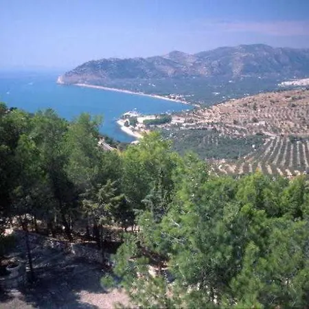 Ξενοδοχείο με διαμερίσματα Marhu' 3*